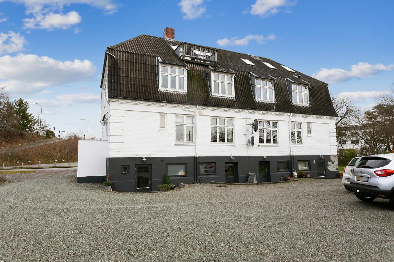 Aday - Apartment Suite Aalborg Center Exterior photo